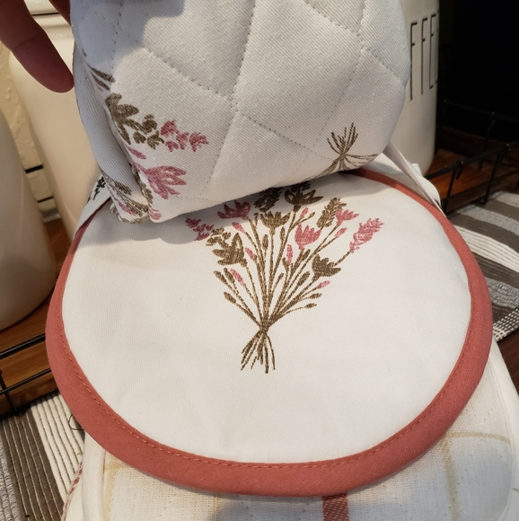 Kitchen Set - Picture 2 of 5